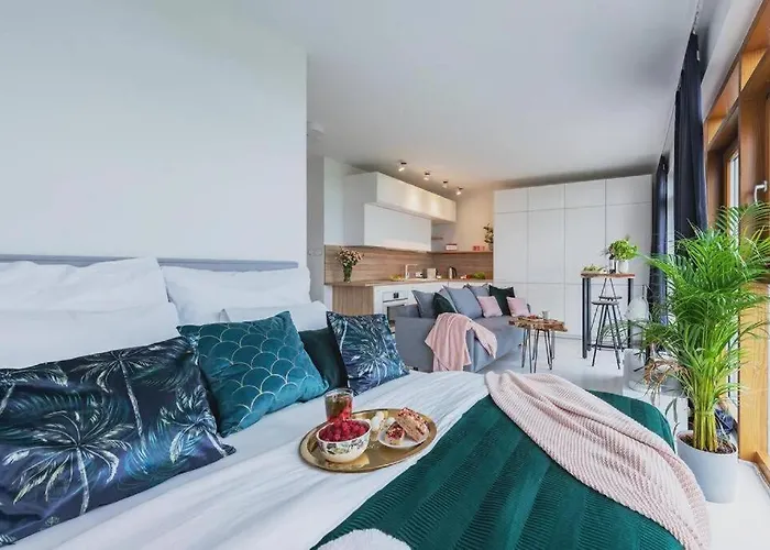 Central Warsaw Apartment - Great Location - City View- Slominskiego