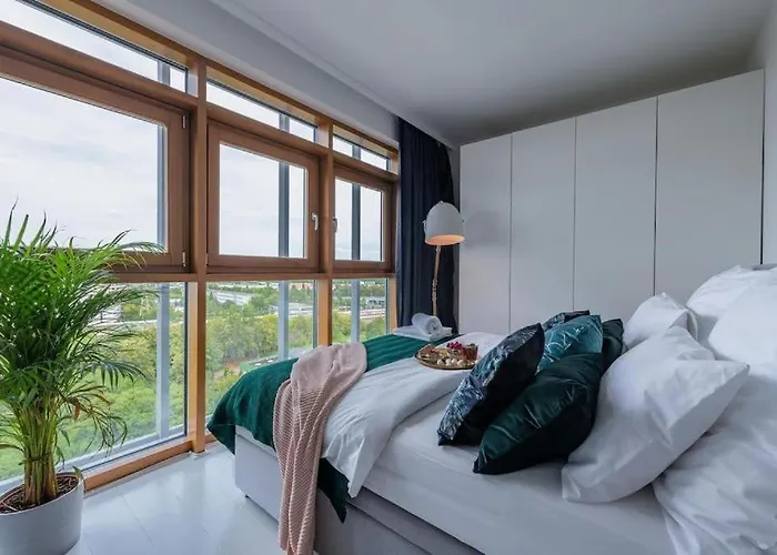 Central Warsaw Apartment - Great Location - City View- Slominskiego